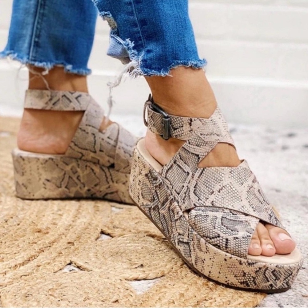 Amuse Society Matisse Runaway Wedges